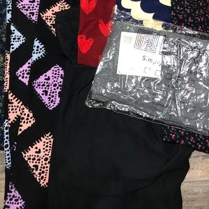 Black and grey lularoe leggings